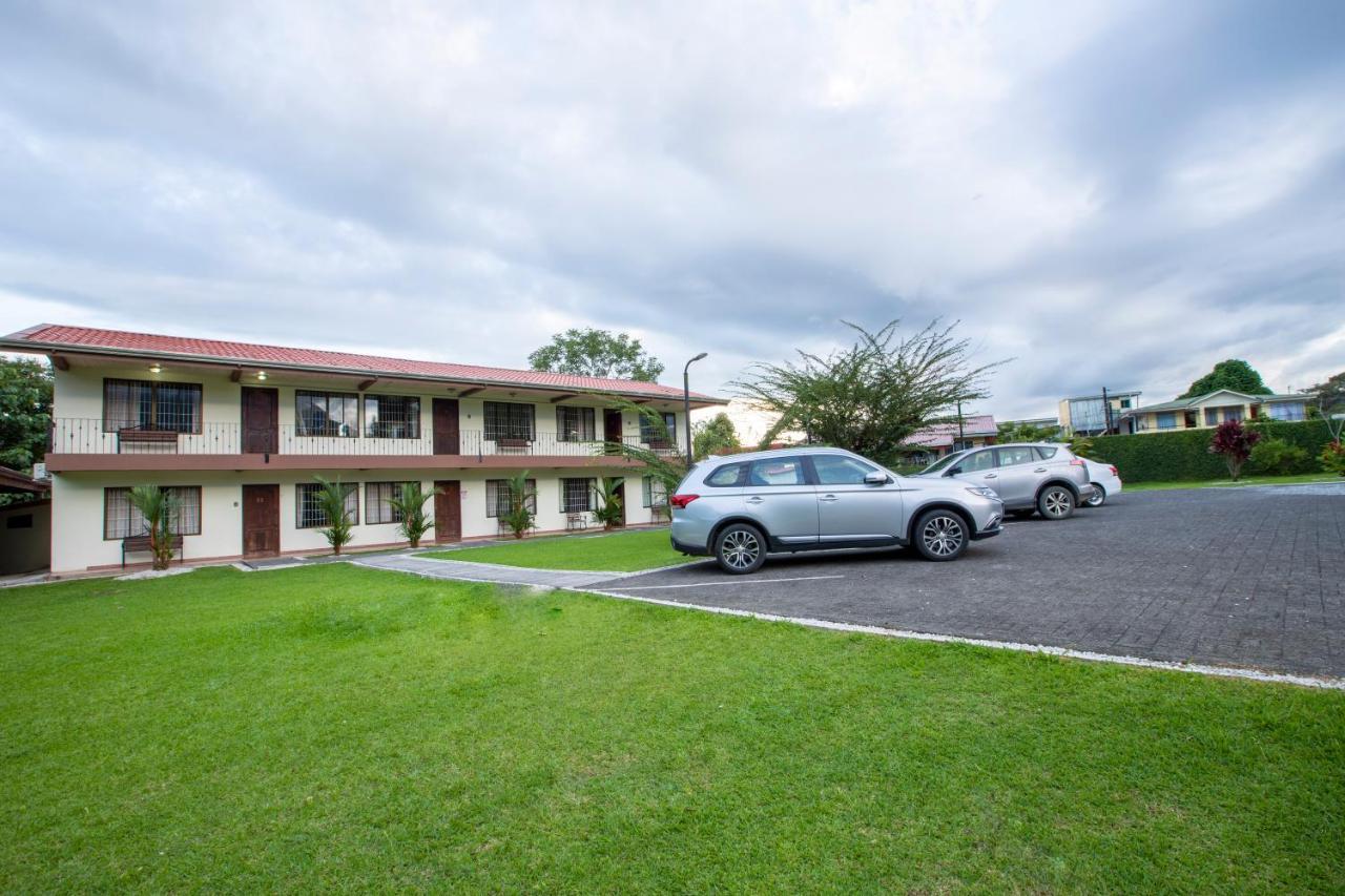 Condo'S Vista Al Volcan La Fortuna Exterior photo